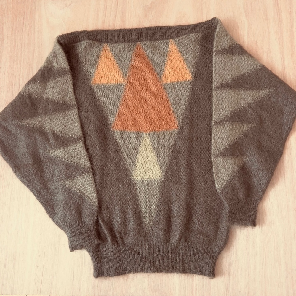 Vintage Escada superkid mohair blend sweater size 36 boat neck brown geometric